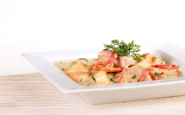 Cazuela thai de langostinos y mero